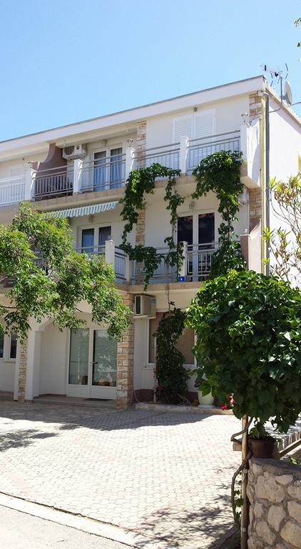 ויר Apartments Ivi מראה חיצוני תמונה
