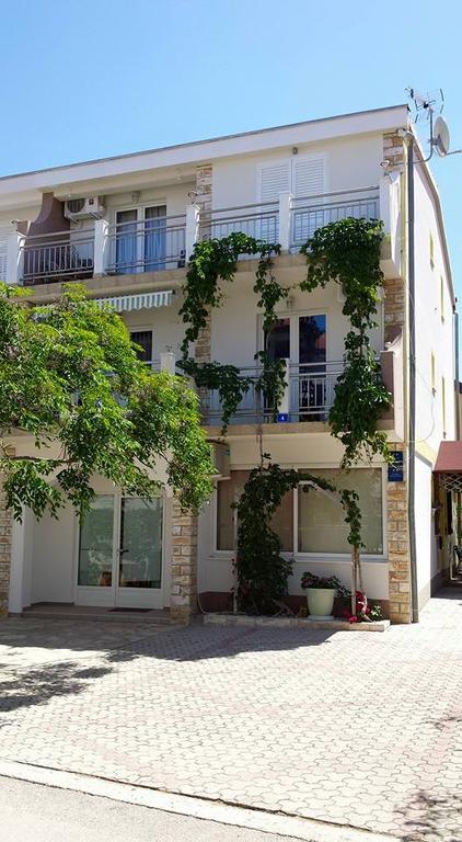 ויר Apartments Ivi מראה חיצוני תמונה